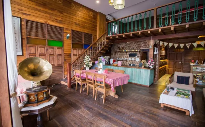 Чиангмай: Rustic River Boutique