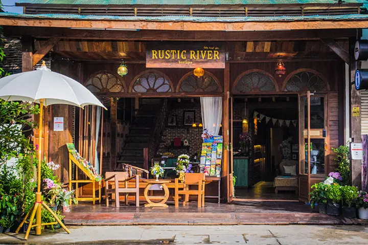 Чиангмай: Rustic River Boutique