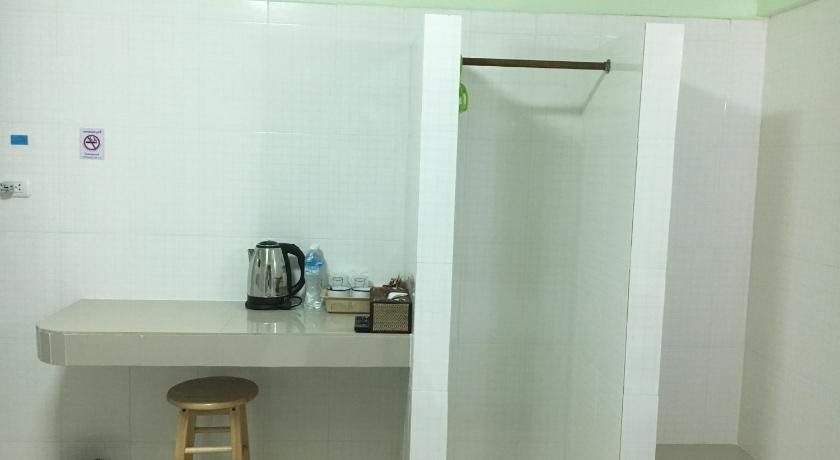 Тхаланг: Chamil House