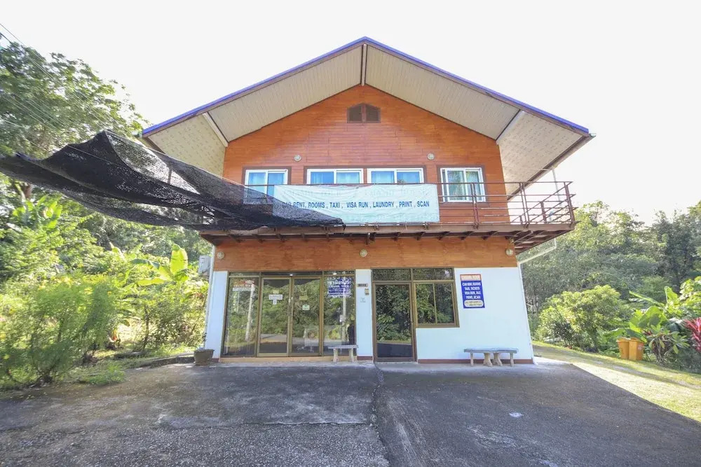 Тхаланг: Chamil House