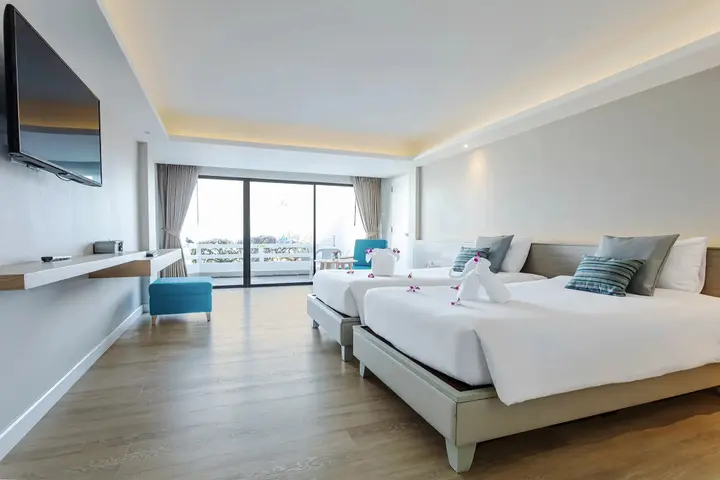 Чаам: The Cha-am Methavalai Hotel