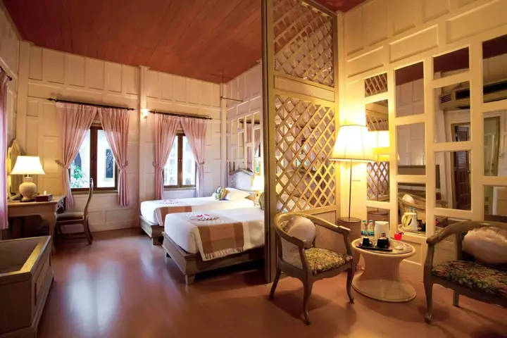 Чаам: The Cha-am Methavalai Hotel