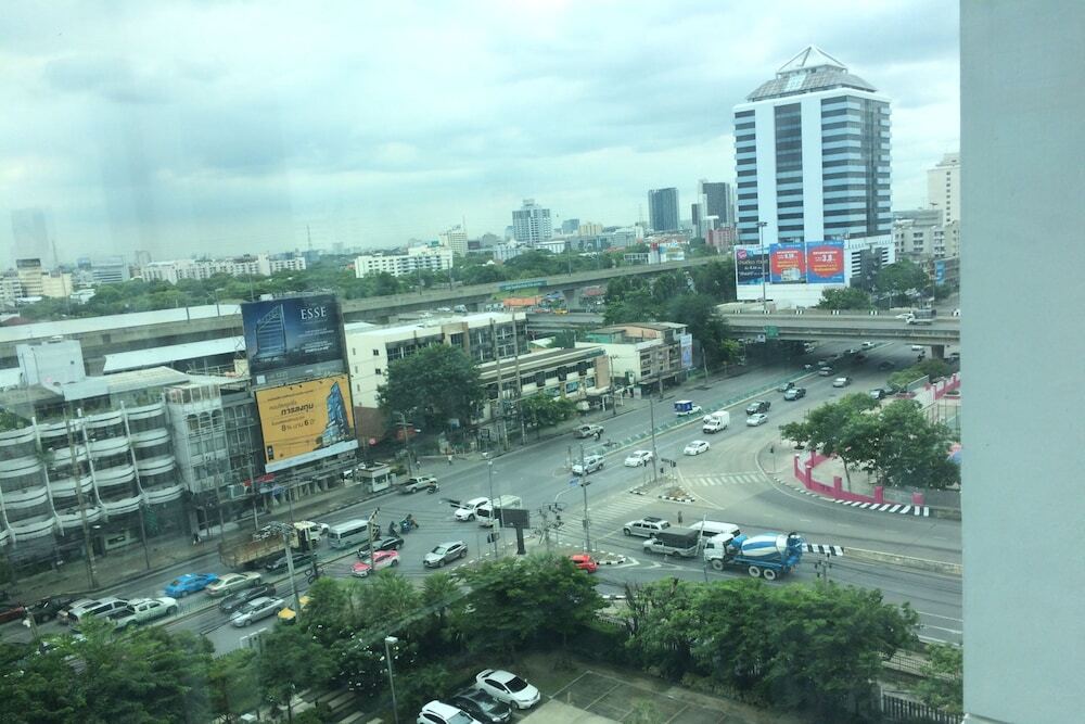 Бангкок: 1 Bedroom at Supalai Park Ekkamai Thonglor