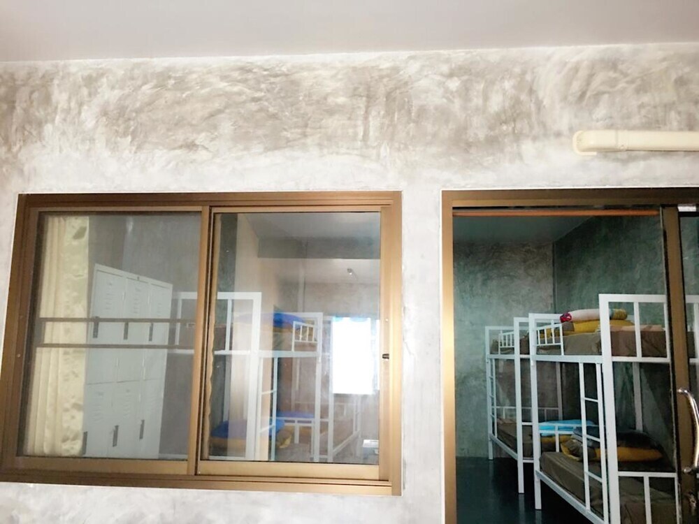 Остров Тау: U&I Hostel