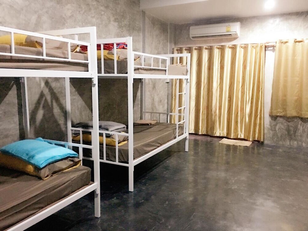 Остров Тау: U&I Hostel