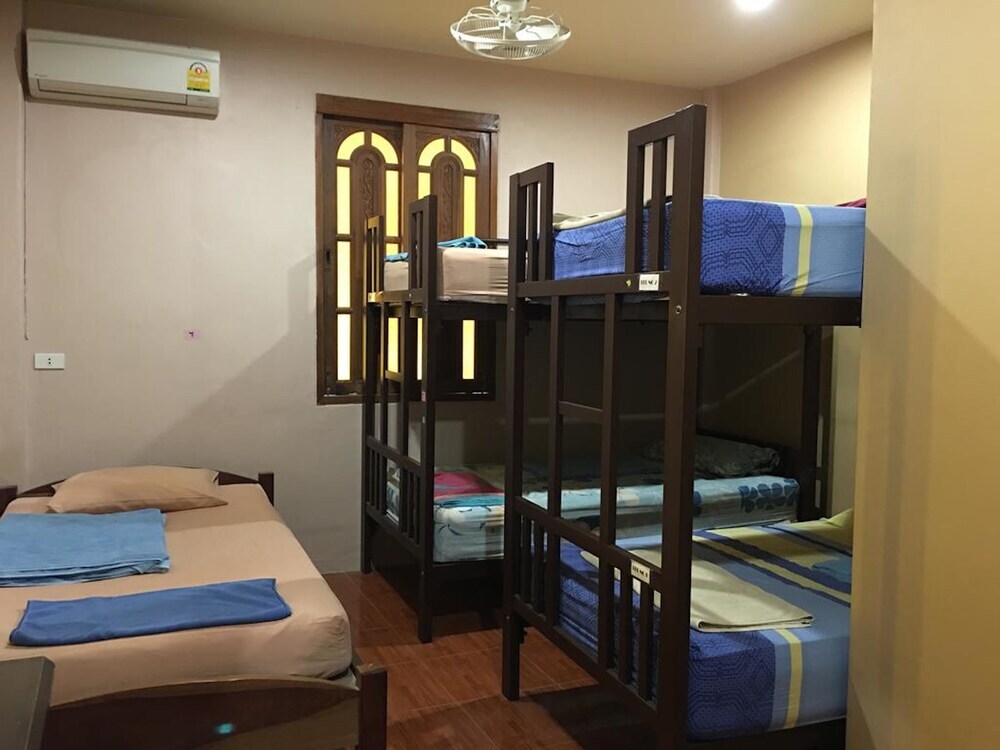 Остров Тау: U&I Hostel