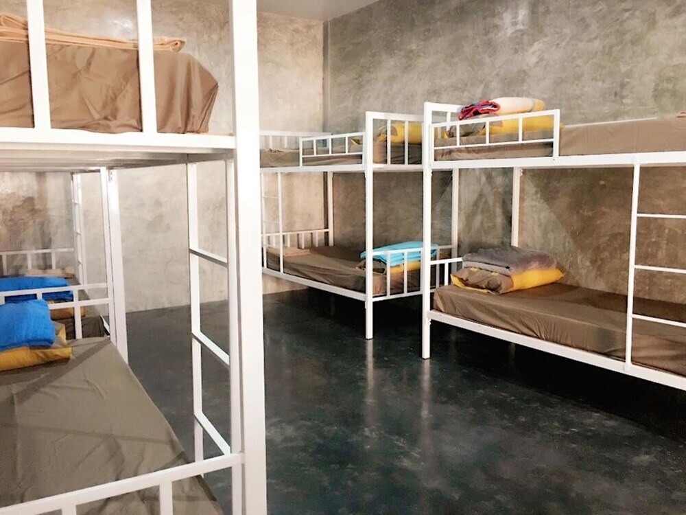 Остров Тау: U&I Hostel