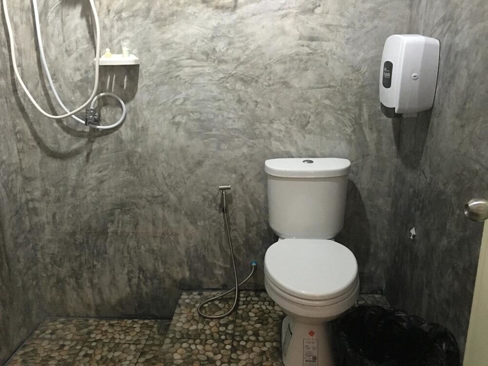 Остров Тау: U&I Hostel