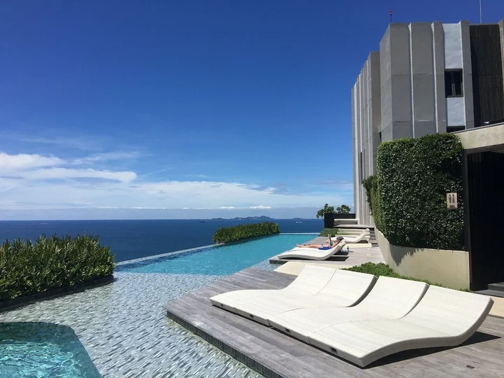 Паттайя: Beachfront Sea View Baan Plai Haad