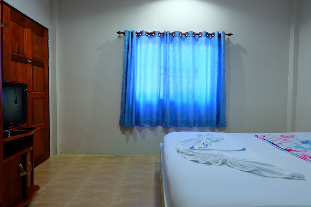 Сураттхани: Ruan Chompoo Resort