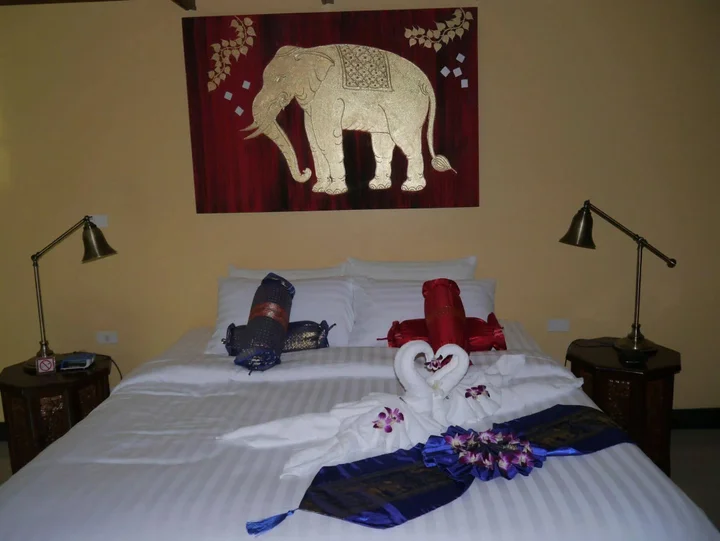 Тхаланг: Baan Wanicha Bed and Breakfast Resort (SHA Plus+)