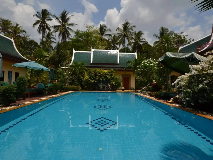 Тхаланг: Baan Wanicha Bed and Breakfast Resort (SHA Plus+)