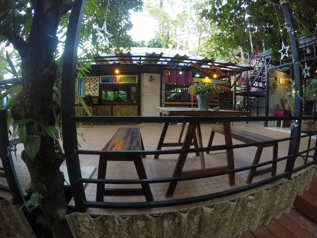 Тхаланг: Nua Tone Resort & Cafe