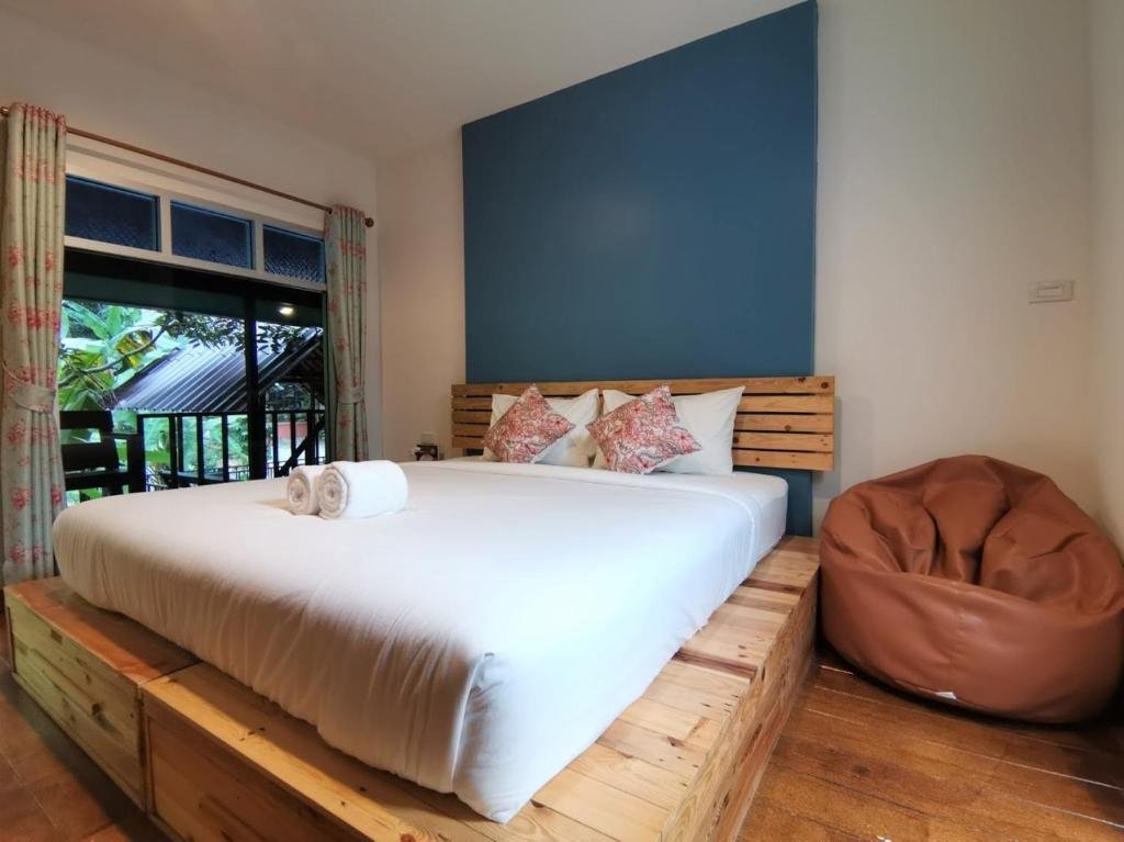 Тхаланг: Nua Tone Resort & Cafe