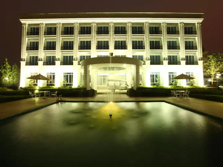 Чианграй: La Vie En Rose Hotel