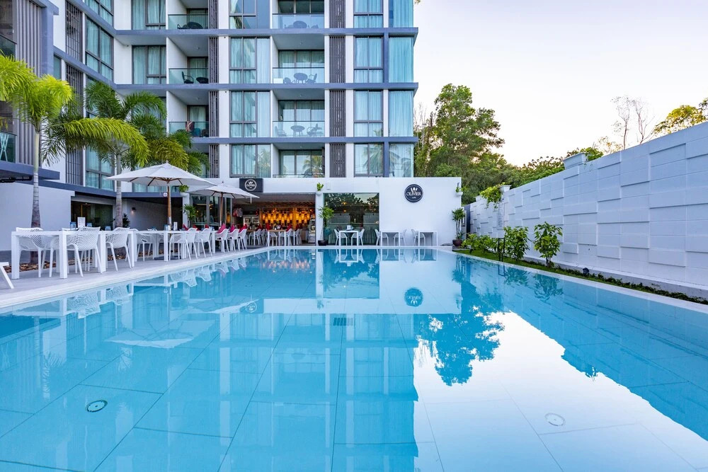 Тхаланг: Ocean Stone Phuket by Holy Cow 9