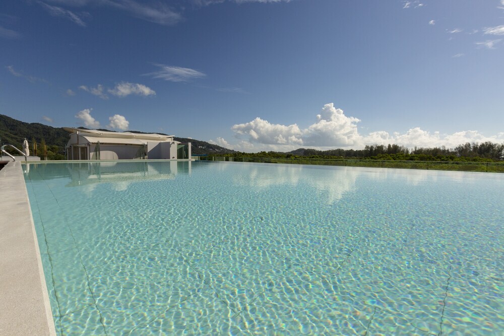 Тхаланг: Ocean Stone Phuket by Holy Cow 9