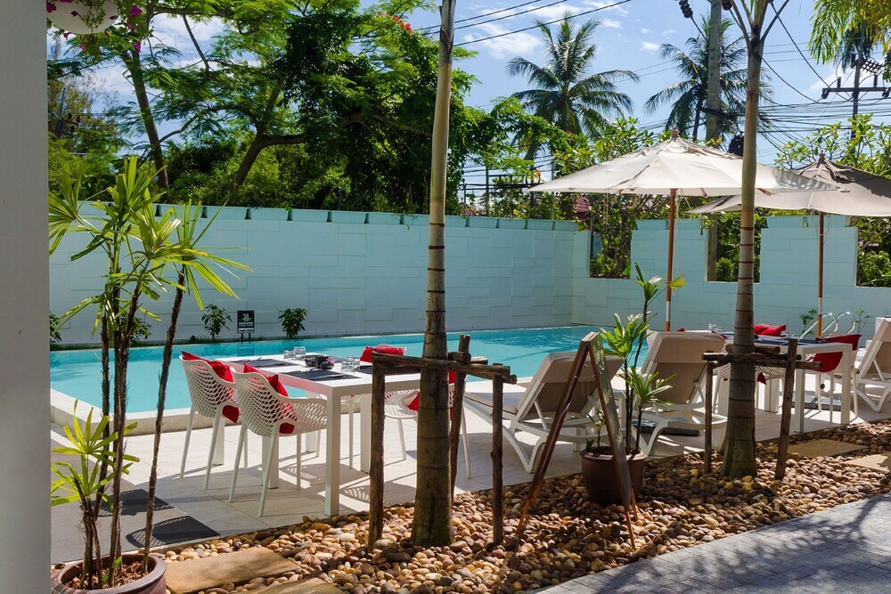 Тхаланг: Ocean Stone Phuket by Holy Cow 9