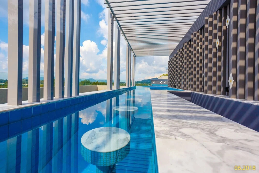 Тхаланг: The Aristo Beach Front 33 by Holy Cow