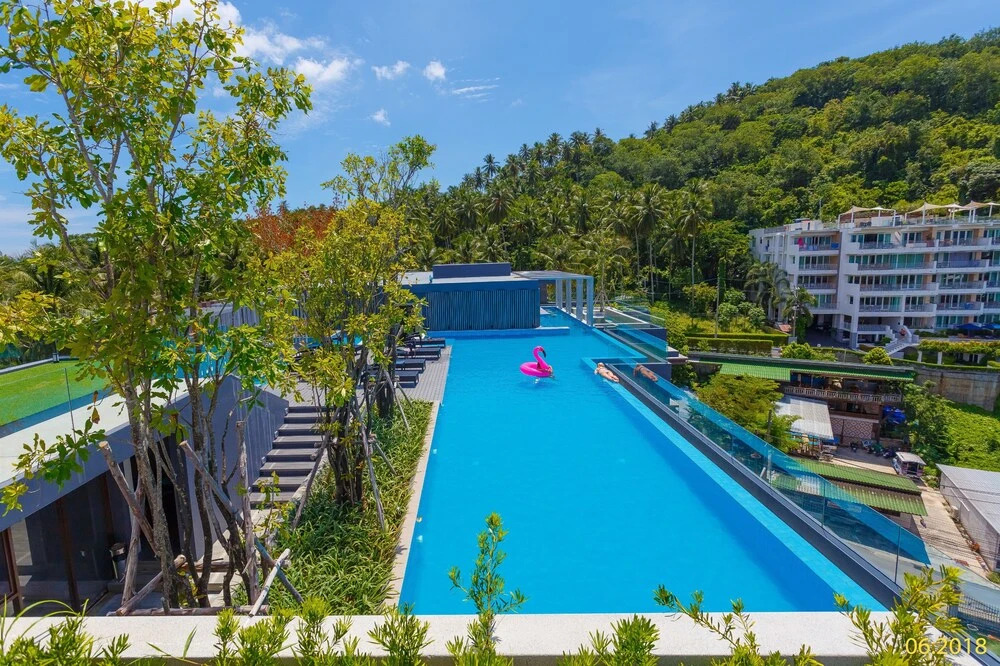 Тхаланг: The Aristo Beach Front 33 by Holy Cow