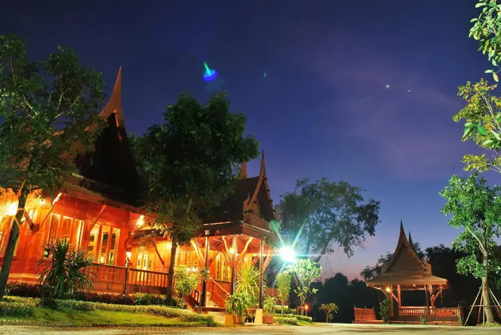 Аюттхая: Ayodhara Village