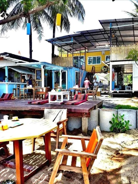 Самуи: Think & Retro Cafe Lipa Noi Samui