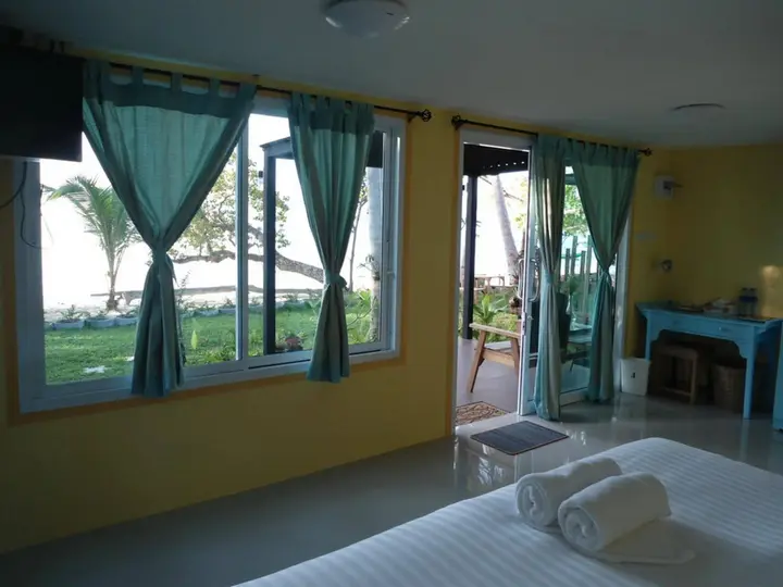 Самуи: Think & Retro Cafe Lipa Noi Samui