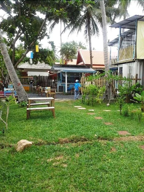 Самуи: Think & Retro Cafe Lipa Noi Samui