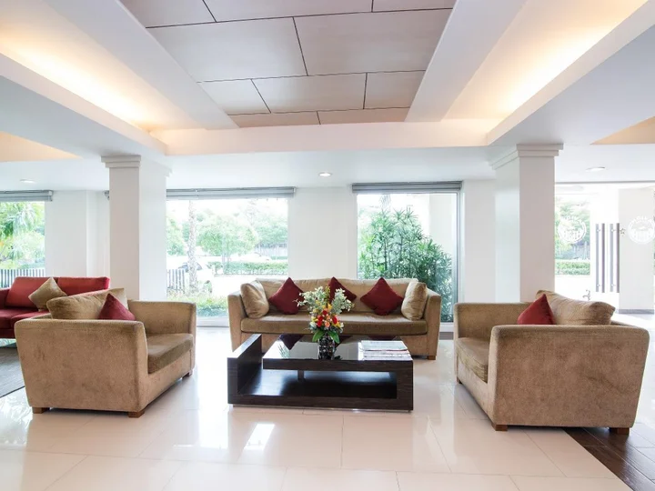 Бангкок: Avion Hotel
