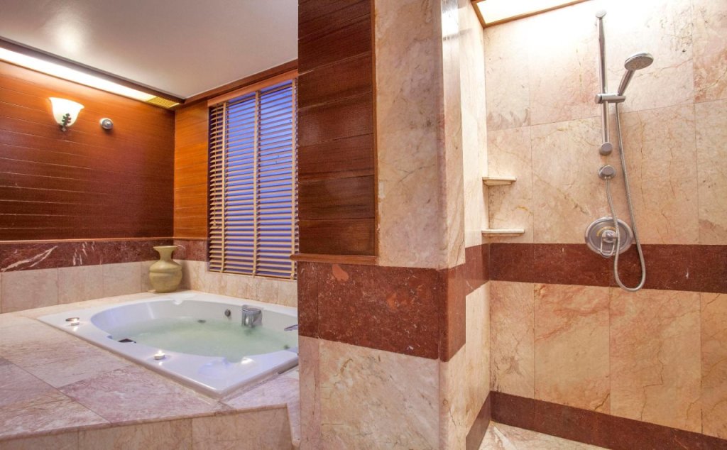 Пхукет: Thavorn Beach Village Resort & Spa Phuket