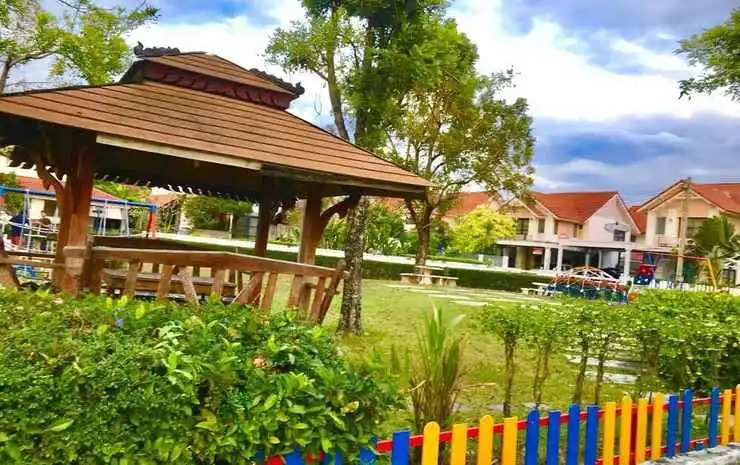 Сирача: Little Tokyo House