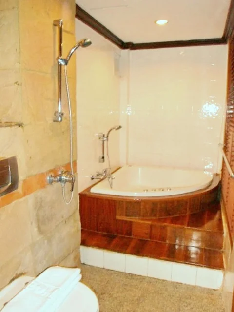 Самуи: White House Beach Resort And Spa