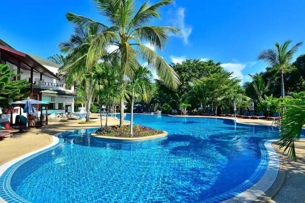 Самуи: First Bungalow Beach Resort