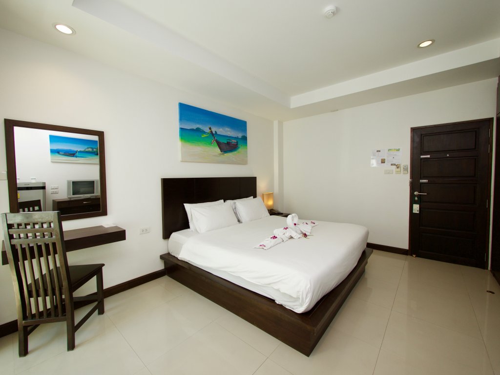 Кату: Patong Voyage Place