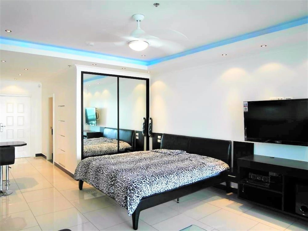 Паттайя: Fantastic sea View Beach Condo