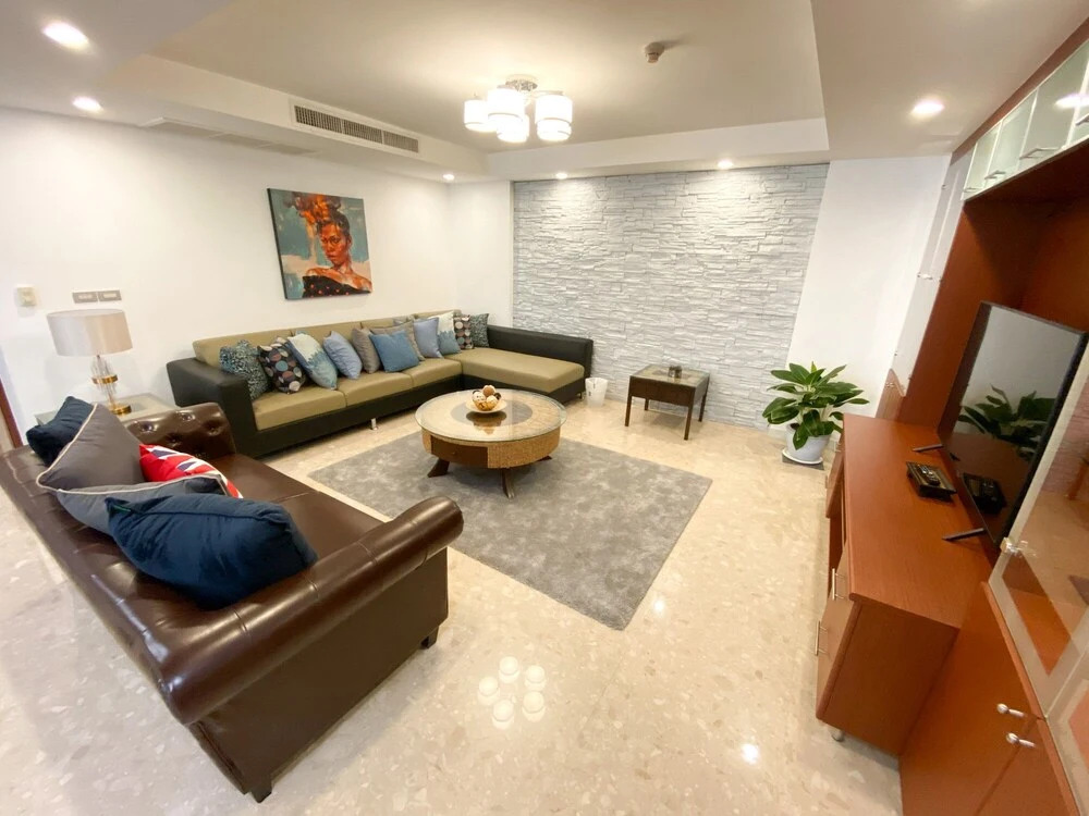 Бангкок: JJ Suites - Your Home on 11