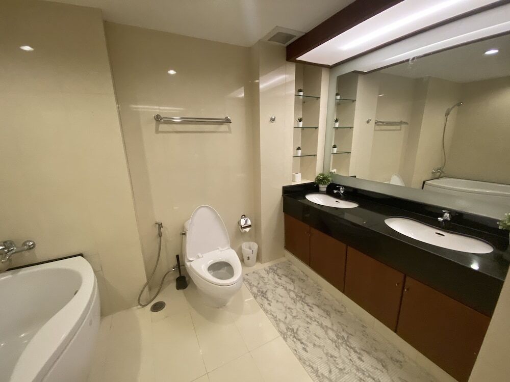 Бангкок: JJ Suites - Your Home on 11