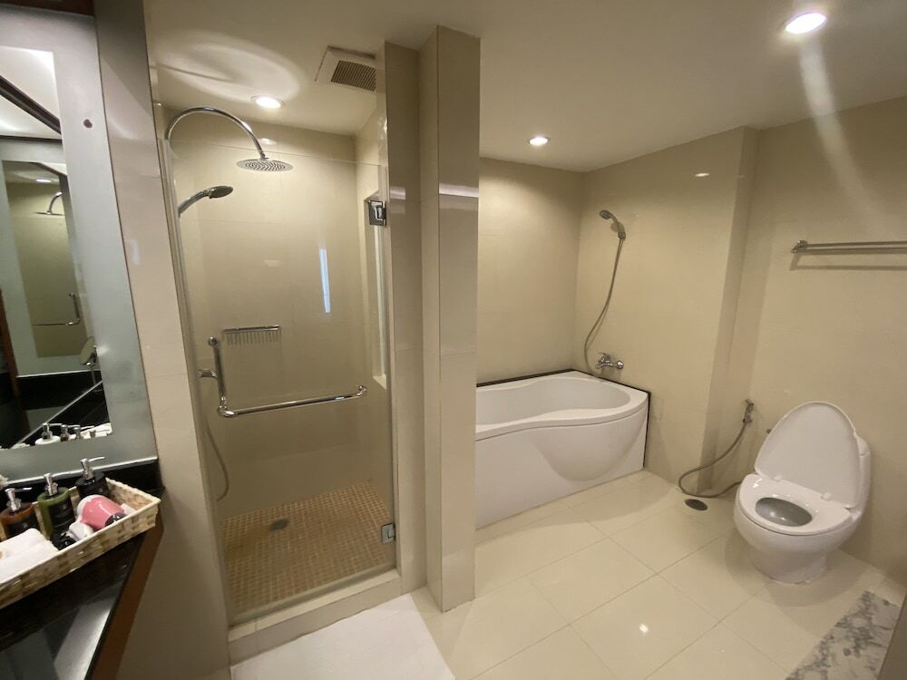 Бангкок: JJ Suites - Your Home on 11