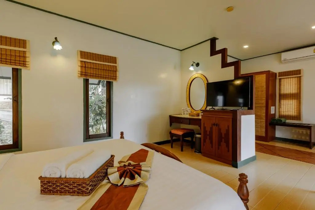 Самуи: The Bay Samui
