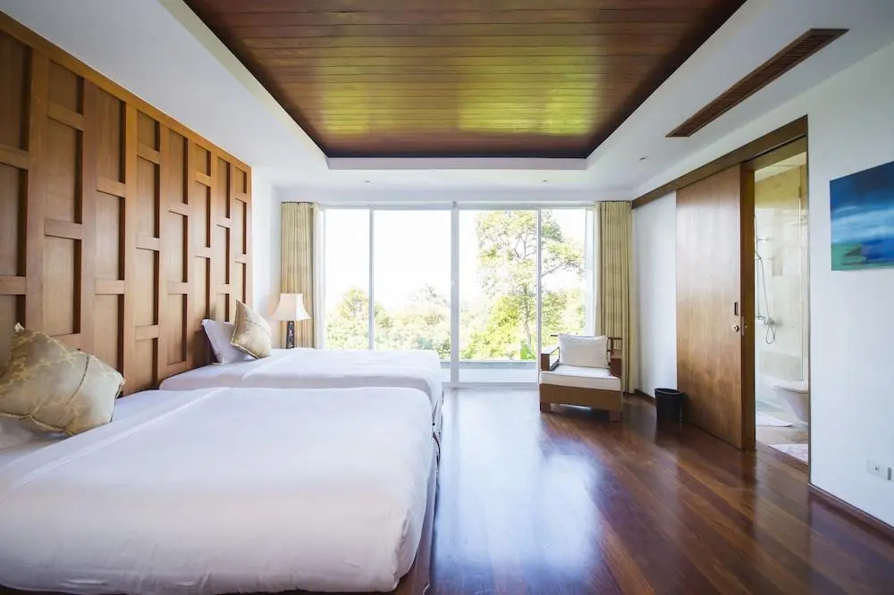 Тхаланг: 4-BR Seaview Villa with Large Pool at Surin Beach