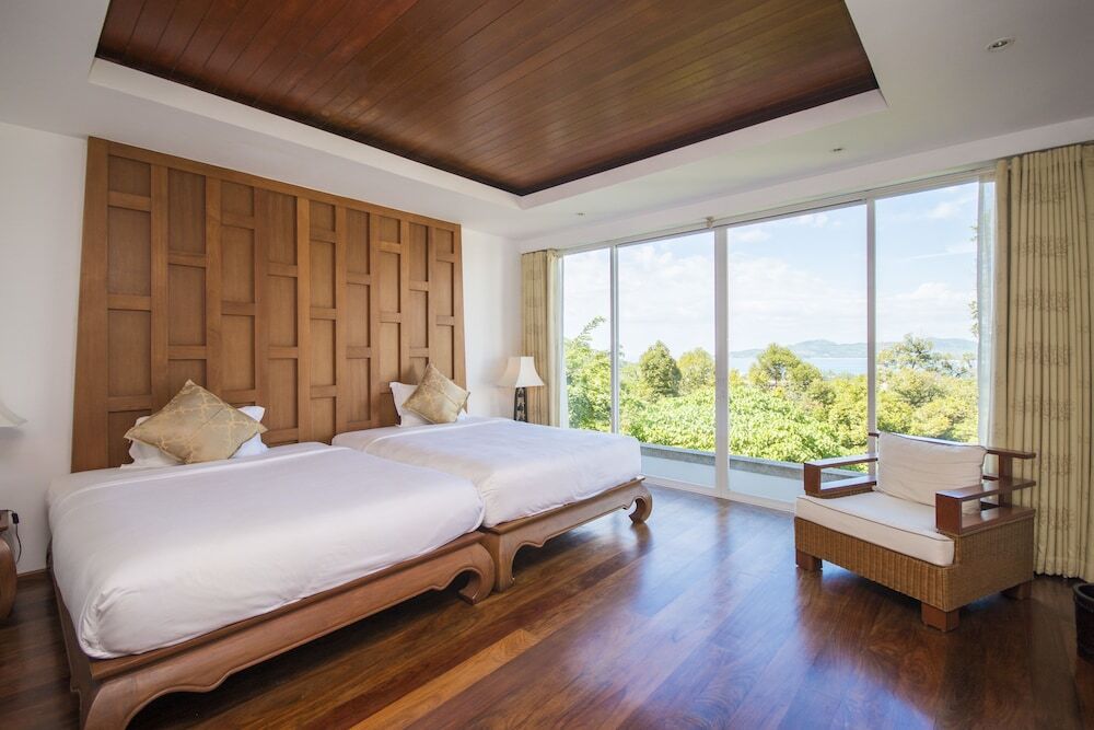 Тхаланг: 4-BR Seaview Villa with Large Pool at Surin Beach