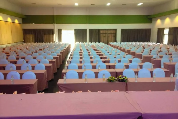 Накхонситхаммарат: Ravadee Hotel