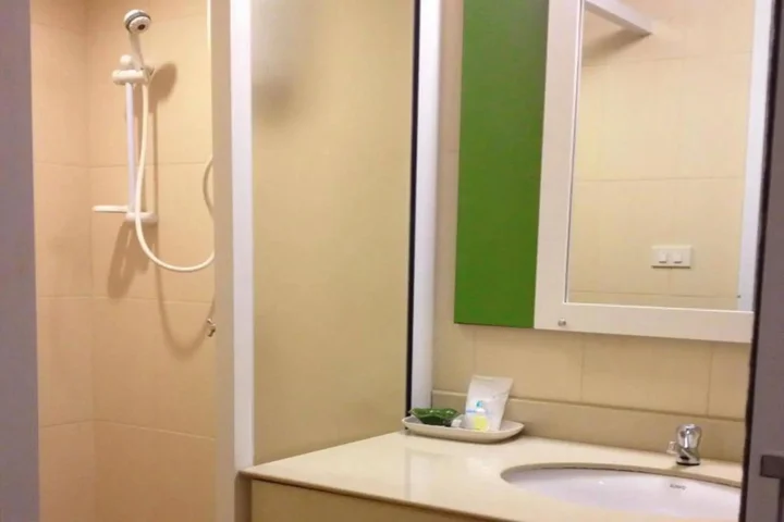 Накхонситхаммарат: Ravadee Hotel