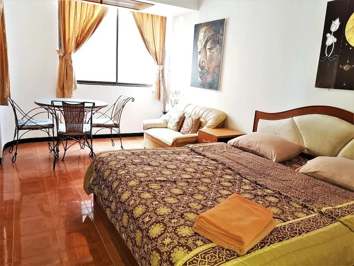 Паттайя: Thepthip Mansion Pratumak