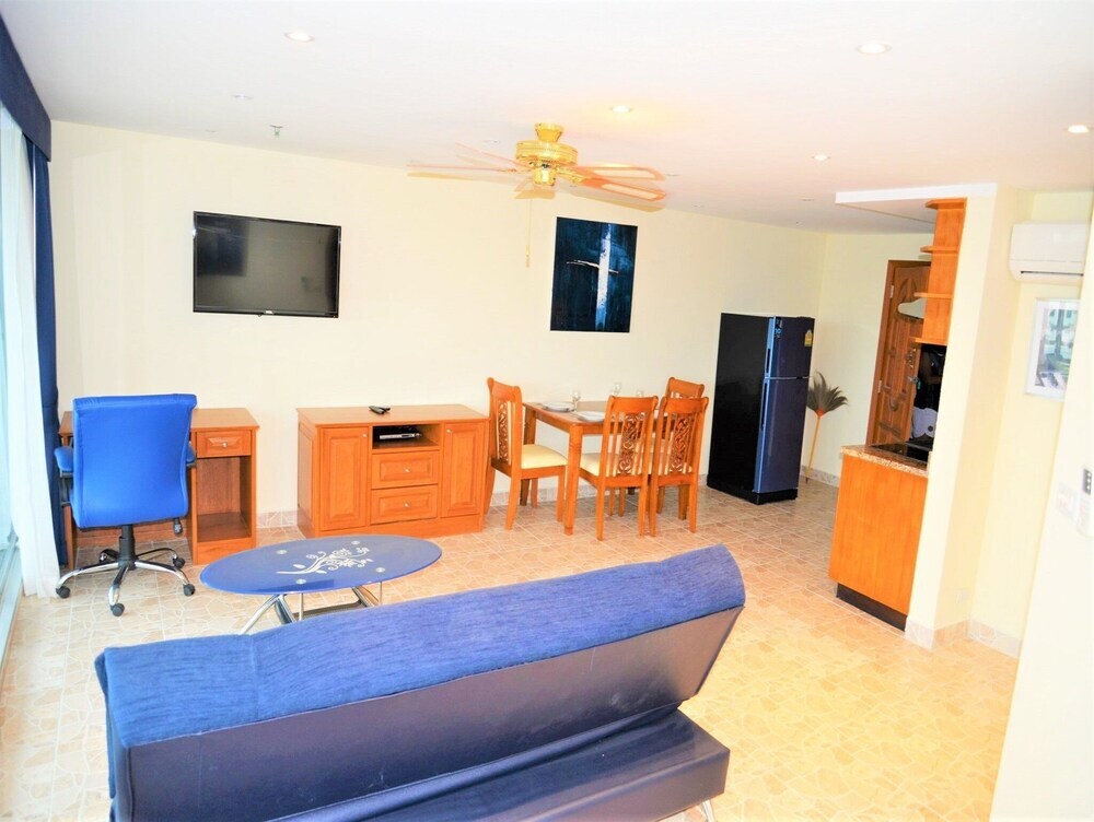Паттайя: Angket Condominium Floor 8 Pool View 1 Bedroom