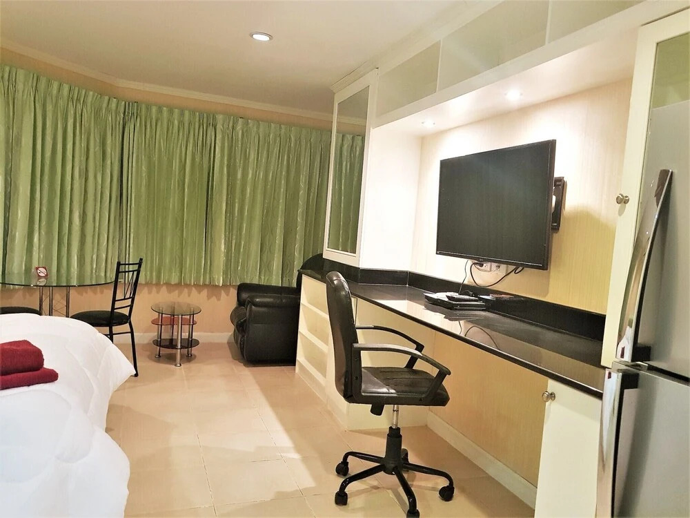 Паттайя: Thip Condotel Jomtien Studio Apartment on soi 7