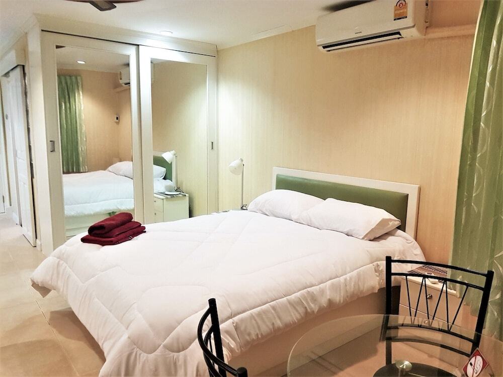 Паттайя: Thip Condotel Jomtien Studio Apartment on soi 7