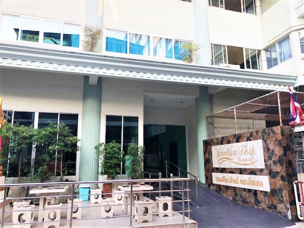 Паттайя: Thip Condotel Jomtien Studio Apartment on soi 7