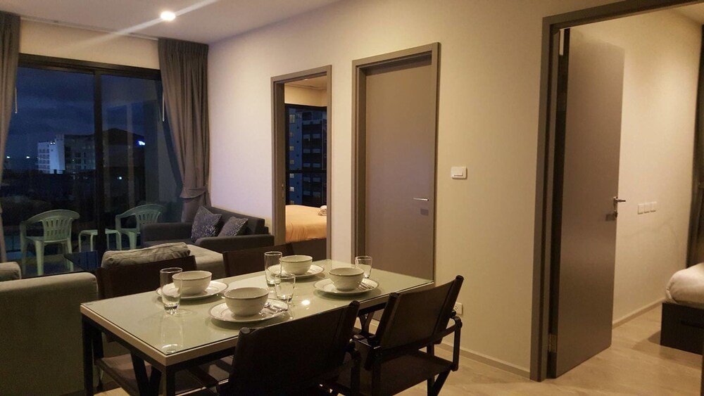 A Luxury 2 Bedrooms The Base Downtown — фото 2