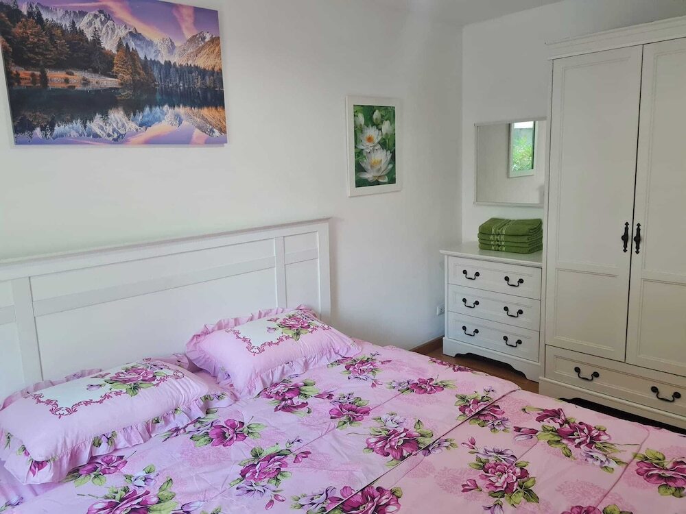 Удонтхани: 1 Double Bedroom Apartment With Swimming Pool Security and High Speed Wifi
